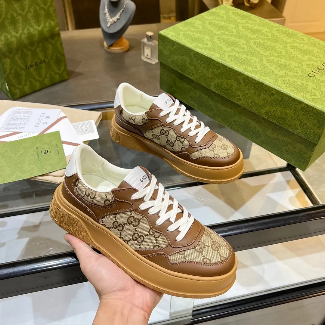 👟👟Ex-factory price 480👟👟 Women's Shoes Women's Clothing Gucci - the new Chunky B series lightweight soft thick sole sports series! G's couple's white shoes, Gucci counter style, Gucci catwalk style! The style design is light, luxurious and retro...thick sole increases height...similar to an upgraded version of classic white shoes! Original customized cowhide fabric (classic old floral fabric, perforation, embossing process), cowhide lining, original foam lightweight outsole, GG Logo on the heel, 4cm thick sole, classic Gucci webbing... Women's 35-40/Men's 38-44 (full size)